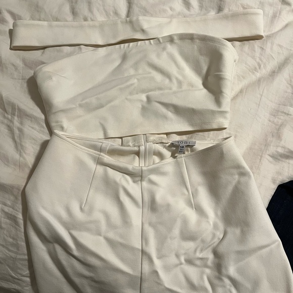 Tobi white cut out romper - Picture 4 of 4